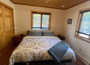 Lakefront with fire-pit and deck near Martock Ski - Image 3