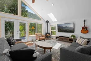 M HOUSE/ Hot tub w/view*Game room*Patio dining* - Image 3
