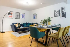 3 Bed Canal St Flat Sleeps 9 City Centre - Image 3
