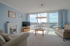 Pebble House - Sea views parking family friendly - Image 2
