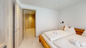 Alpine Suite with Spa & Mountain View - Image 4
