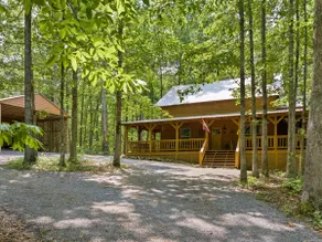 Lazy Bear-hot tub, fire pit, foosball, ping pong, - Image 2