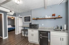 New Monmouth Loft 1 - City Chic 1 BDR - Image 2