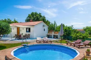 Perfect Cozy and Tiny Holiday Villa - Image 3