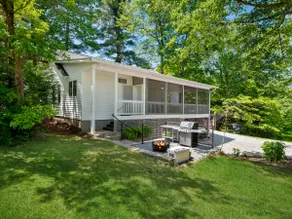 Spacious 3BR Cottage w Epic Patio Walk to Town - Image 2