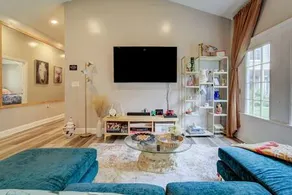 Modern Homey Heaven | Garden view, Patio, Games - Image 2