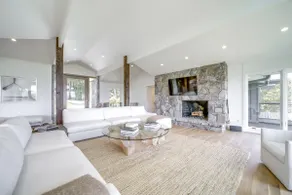 Luxurious Mountain Retreat w/ Long Range Views! - Image 5