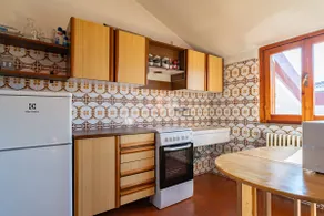 Spacious mountain view attic apartment - Image 5