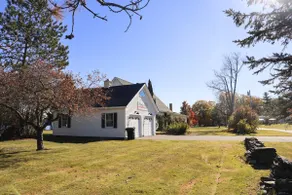Mainestay Lakeside Home - Image 5