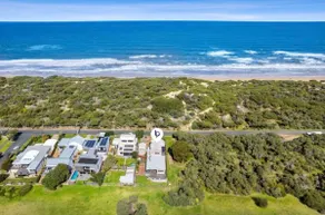 Oceanside Haven: With Fire and lake views. - Image 2