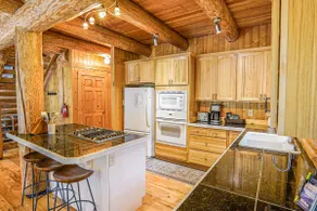 Cozy Ski Cabin with Hot-tub - Image 4