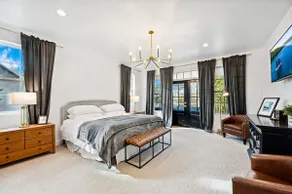 Luxe Retreat with Sauna, Walk to Northern Haus - Image 3