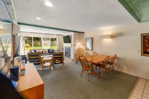 Cozy 2-story Ski Condo w/ gas fireplace, shared hot-tub, heated pool & game room - Image 5