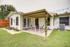 Spacious Yard: Pet-Friendly Home in San Antonio! - Image 3