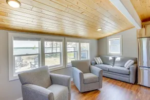 Baileys Harbor Waterfront Vacation Rental w/ Grill - Image 5