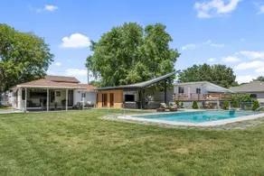 Lakefront Washington Home w/ Private Pool & Sauna - Image 2