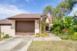 Walk to Restaurants: Downtown Leesburg Townhome! - Image 3