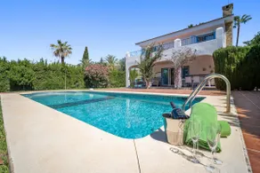 Beautiful Beachside Villa with Private Pool - Image 5