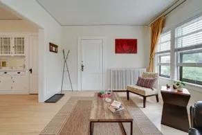 Bright Minneapolis Apartment - 1 Mi to Downtown! - Image 4