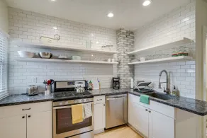 Bright Minneapolis Apartment - 1 Mi to Downtown! - Image 2