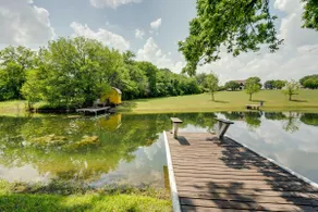 10 Acres w/ Hot Tub & Pond: Luxury Melissa Villa! - Image 3