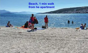 A 1 - seafront apt with balcony 1 min to beach - Image 4