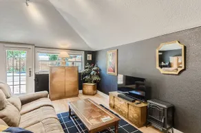 Cozy, Eclectic, Quiet Studio-Walk to the Square! - Image 5