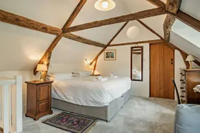 Characterful family friendly property - The Glen - Image 3