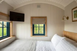 Stag Shepherds Hut Chatsworth Estate - Image 4
