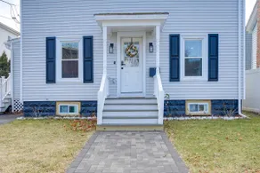 Entire Home 2BR/2BTH Quite Area with parking - Image 4