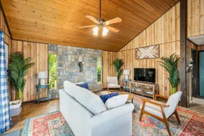 Modern w Mountain Views, Hot Tub, Deck & Fire Pit - Image 2