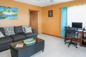 YanceyLargoEstate 2BR Villa with Mountain Views - Image 5