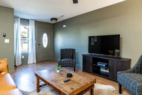 Peaceful Getaway, Sleeps 6・Pet Friendly & Hot Tub - Image 2