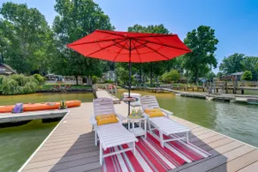 'Commodore Bay’ Waterfront Home on Lake Norman! - Image 2
