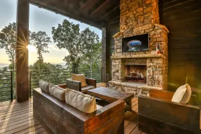 Altitude Elegance | Mineral Bluff, GA - Image 2