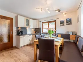 Spacious apartment in quiet location - Image 4