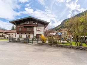 Spacious apartment in quiet location - Image 2