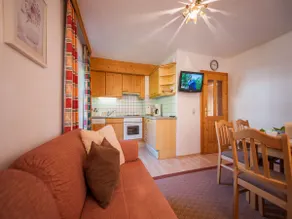 Lovely home with views of the ski slope - Image 4
