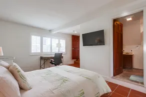 Ocean Beach Cottage - Image 3