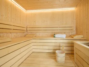 Luxury chalet with private sauna - Image 2