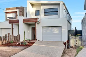 Barwon Escape I 5mins to Beach - Image 2