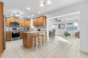 Family Retreat near Beach, Downtown and PGA - Image 4