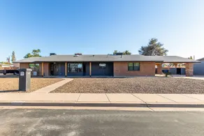 4BR w heated pool, basketball hoop, patio - Image 4