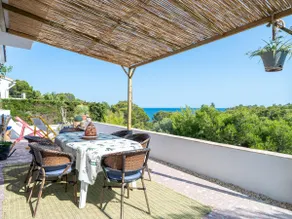 Mediterranean house with sea view 130 m from the beach - Image 2