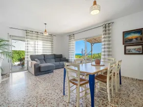 Mediterranean house with sea view 130 m from the beach - Image 4