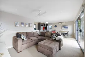 Penguin Place in Cowes - Image 4