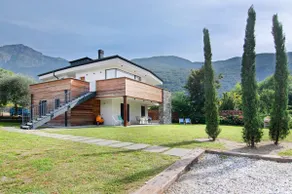 The Lake Villa - Image 2