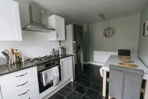BRIARS CLOSE - Four Bed Property on the Edge of the Peak District National Park - Image 5