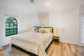 Sunmeadow Manor Retreat - Image 5