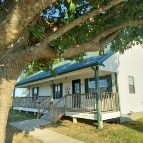 Green Acres- charming farmhouse plus 4a - Image 3